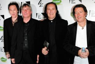 THE KINKS, Muswell Hills most famous rock band (from left to right): Ray Davies, Mick Avory, Dave Davies and Peter Quaife